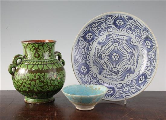 A 12th century Kashan bowl, a Chinese blue and white dish, and an earthenware vase, bowl dia. 5in.